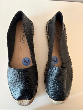 Fabiolas Black Ostrich Embossed Espadrille Flat Size 38 7.5 NWOT